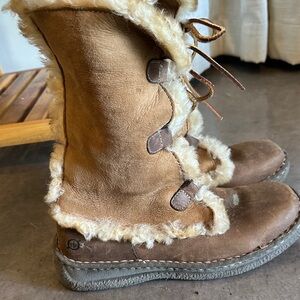 Women's Tan Shearling Boots